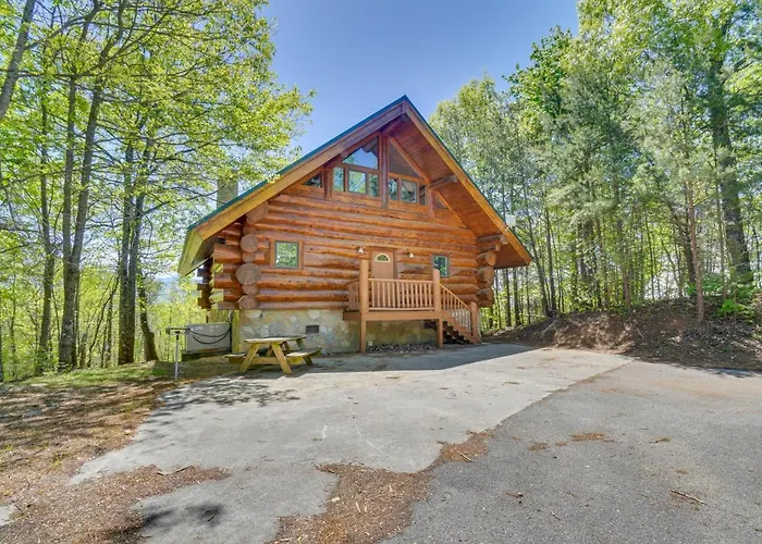 Smoky Mountain Vacation Rental Cabin With Hot Tub!