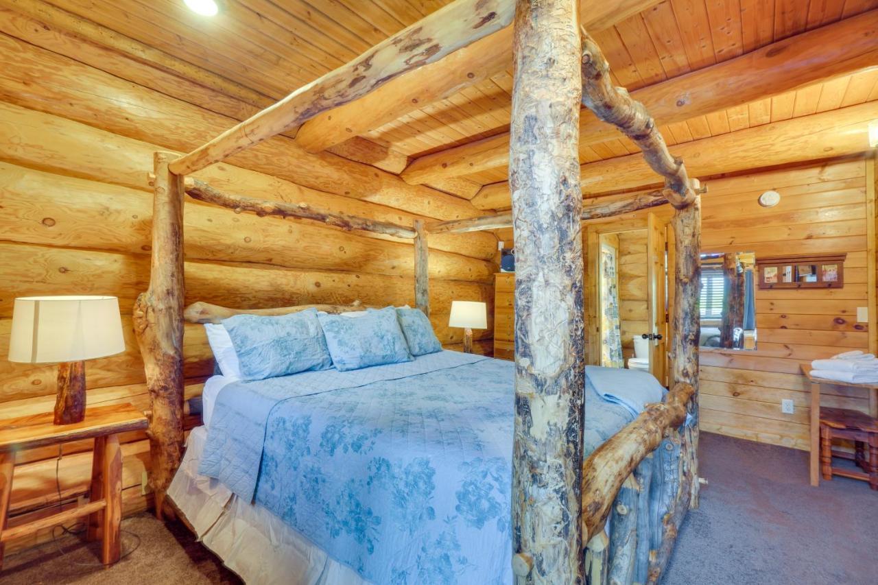Holiday home Smoky Mountain Vacation With Hot Tub!