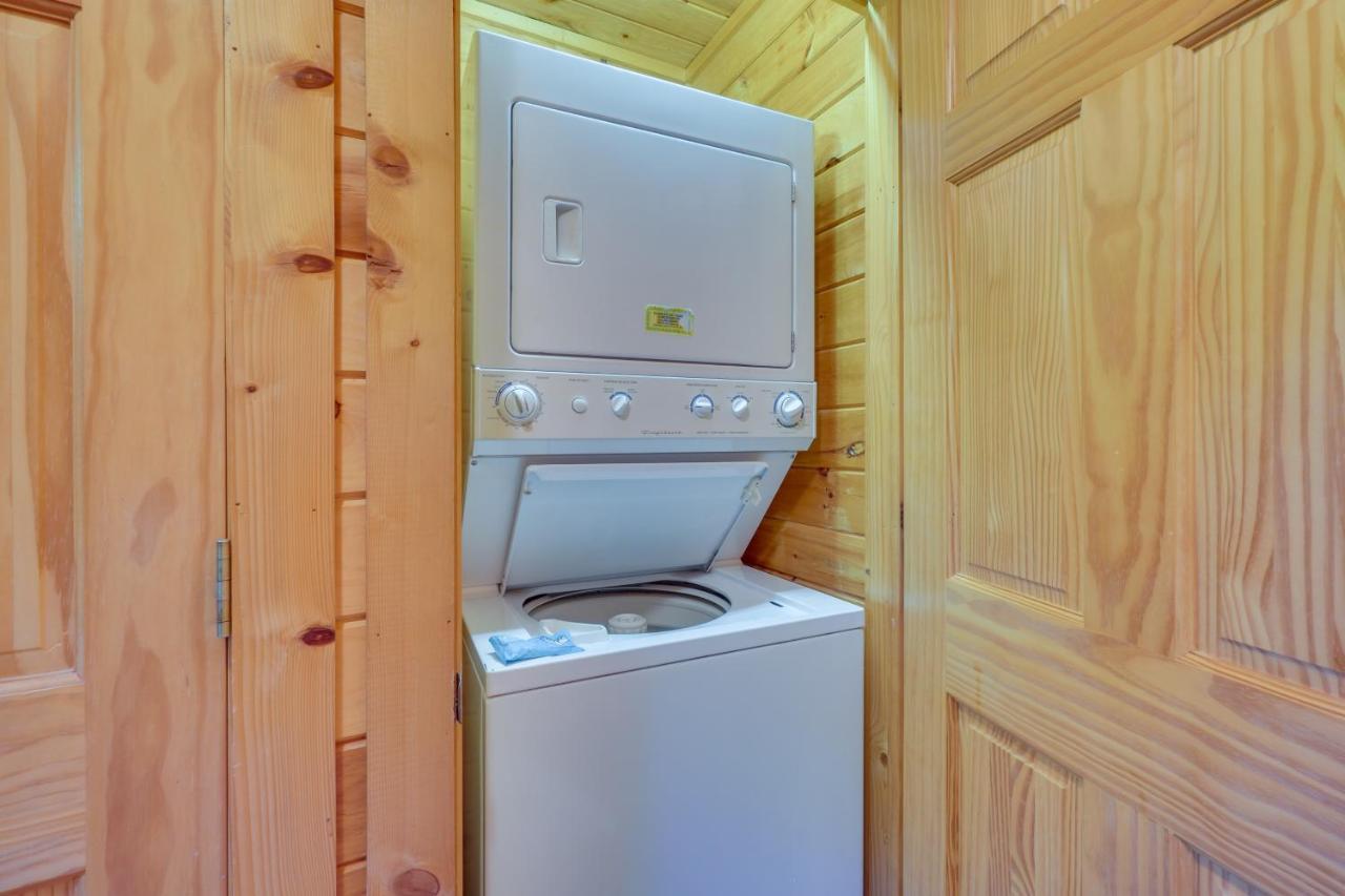 Smoky Mountain Vacation With Hot Tub! Holiday home *